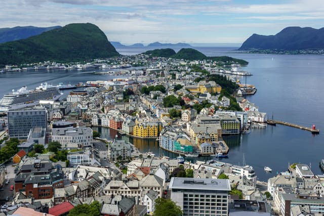 Ålesund’s Art Nouveau Streets Beat a Rushed Geiranger Day
