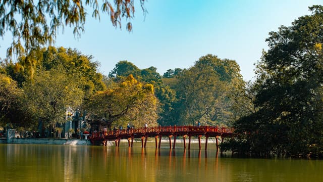 Hanoi Rewards 6 a.m. — Pho, Egg Coffee, and a Capital That Isn't Saigon